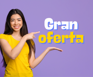 Encantadora joven de pelo largo y oscuro con un top amarillo brillante, señalando un cartel que dice «Gran oferta»